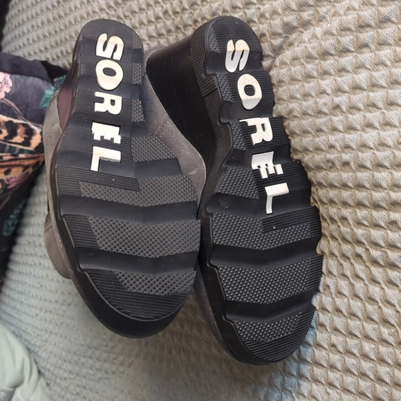 SOREL Joan Uptown Leather Chelsea Boots - Picture 12 of 13